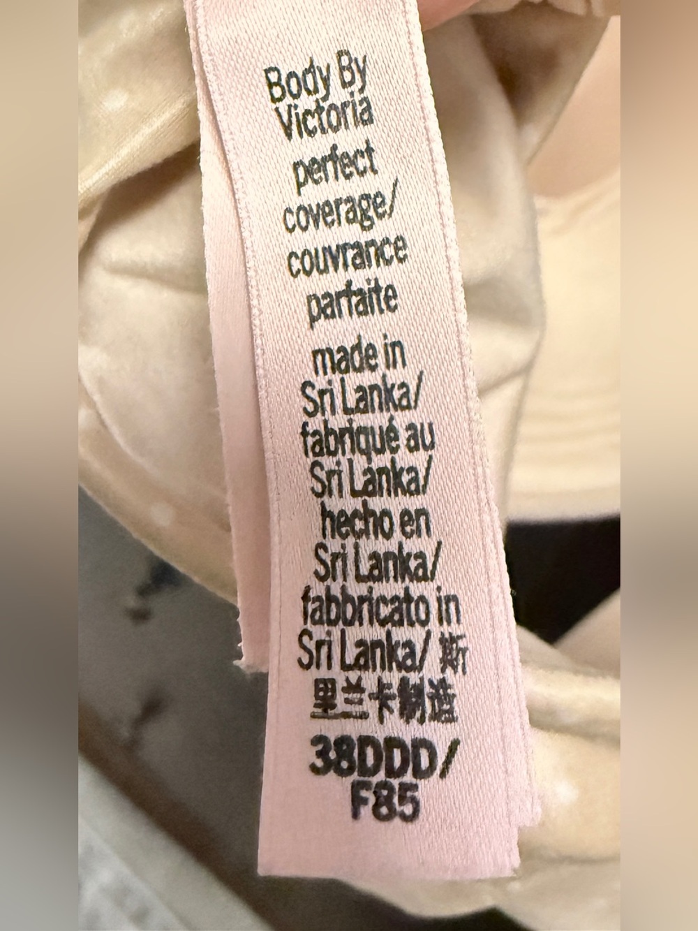 Victoria's Secret Body by Victoria Perfect Coverage Lightly Padded Underwire Bra - Picture 5 of 5